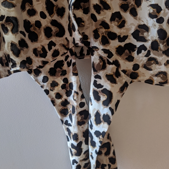 Leopard button down blouse - Picture 3 of 4
